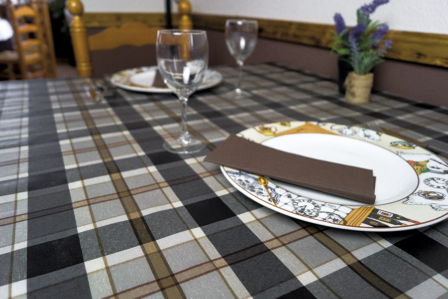 Mantel Extratela Alba Plus 100x100cm Cuadros (Confeccionado a 96x96cm)
