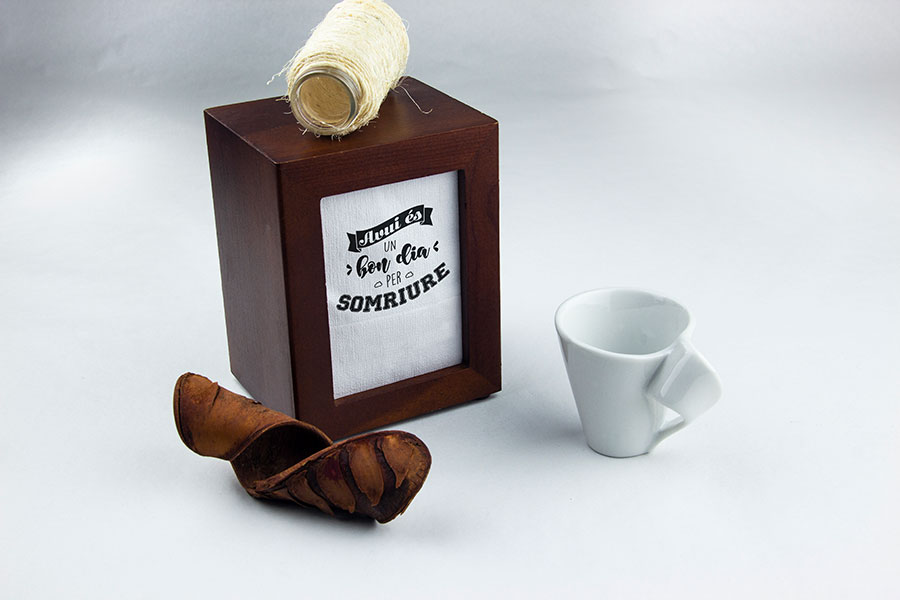 ; Servilleta Miniservis Sulfito 17x17cm Deco. Frases Catalanes, 100uds 60pq (200uds x 30 pq)